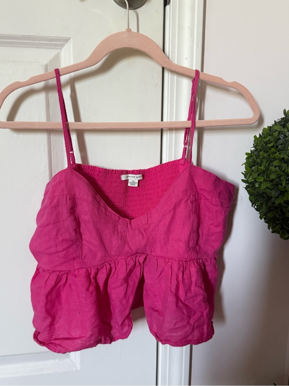American Eagle Bright Fuchsia Cropped flowy  Tank Top